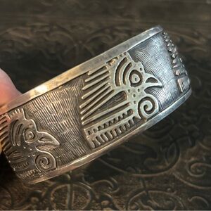 Vintage Taxco Mexican Silver Tribal Design Sterling Silver Cuff